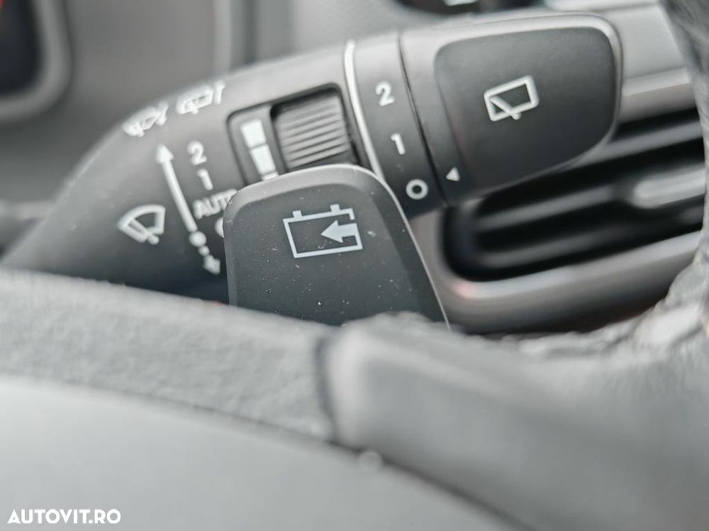 Hyundai KONA Premium - 23