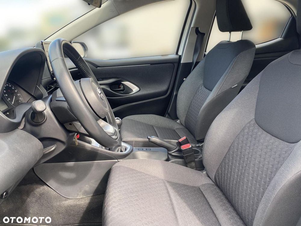 Toyota Yaris - 12