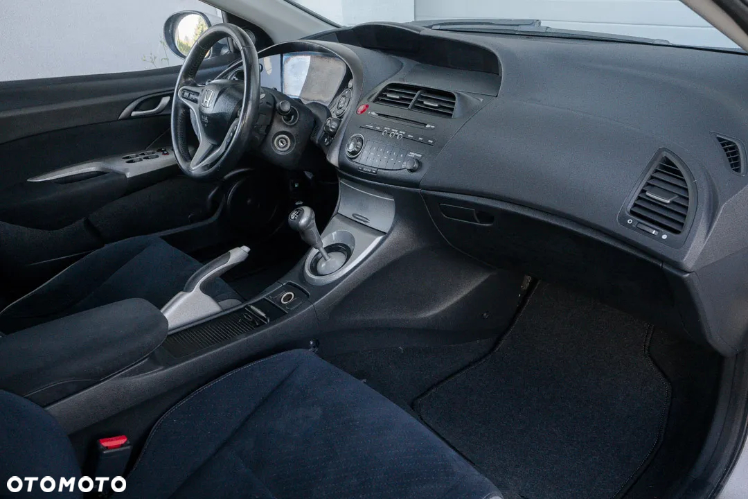 Honda Civic 1.8 Sport - 29