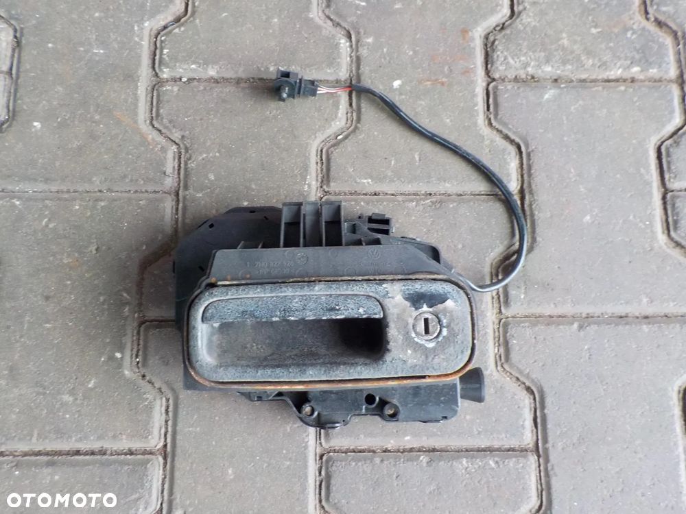 VW T5 ZAMEK KLAMKA KLAPY CENTRALNY ZAMEK 7H0827407E - 1