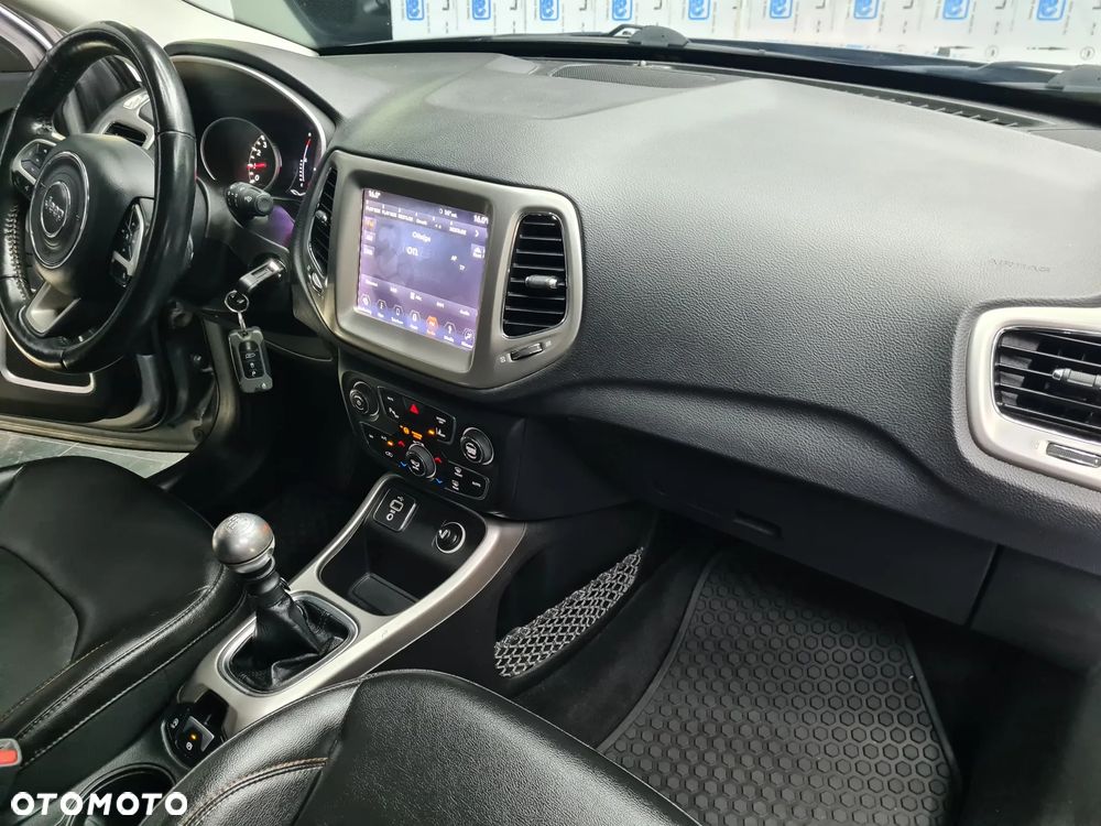 Jeep Compass 1.4 MultiAir Longitude - 28