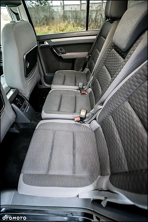 Volkswagen Touran - 31