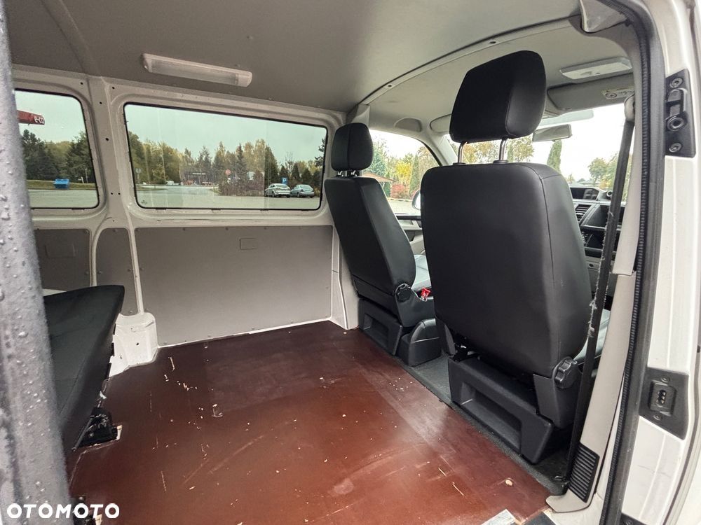 Volkswagen Transporter - 32