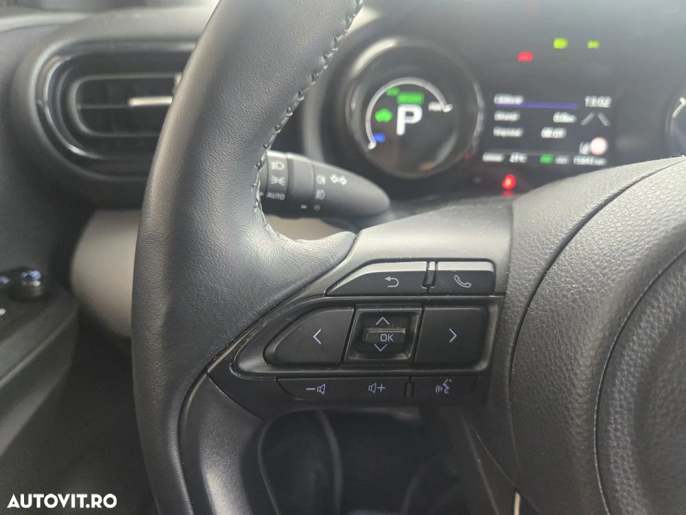 Toyota Yaris 1.5 VVT-i HSD Exclusive Elegant - 12