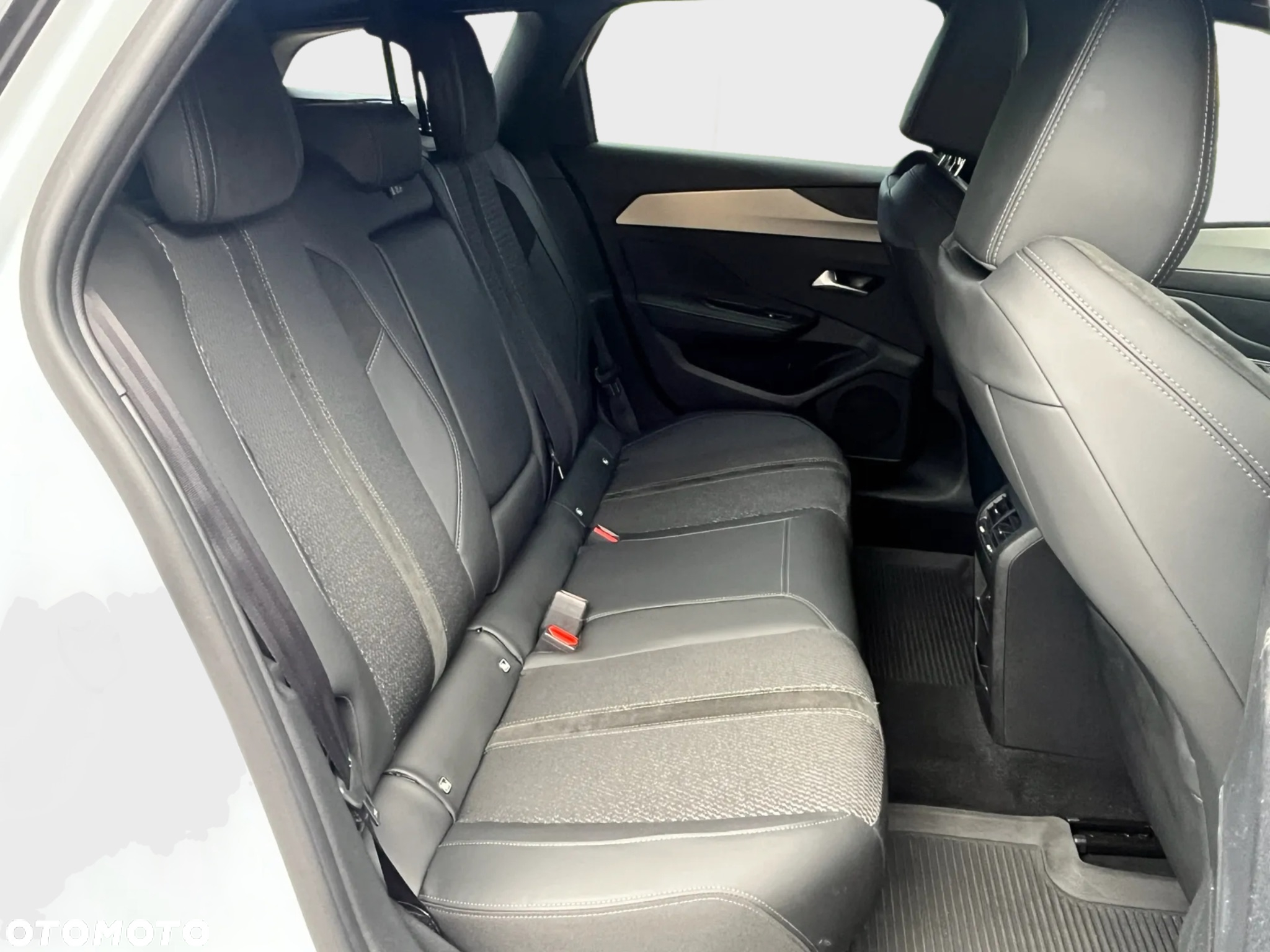 Peugeot 308 1.2 PureTech GT S&S EAT8 - 29