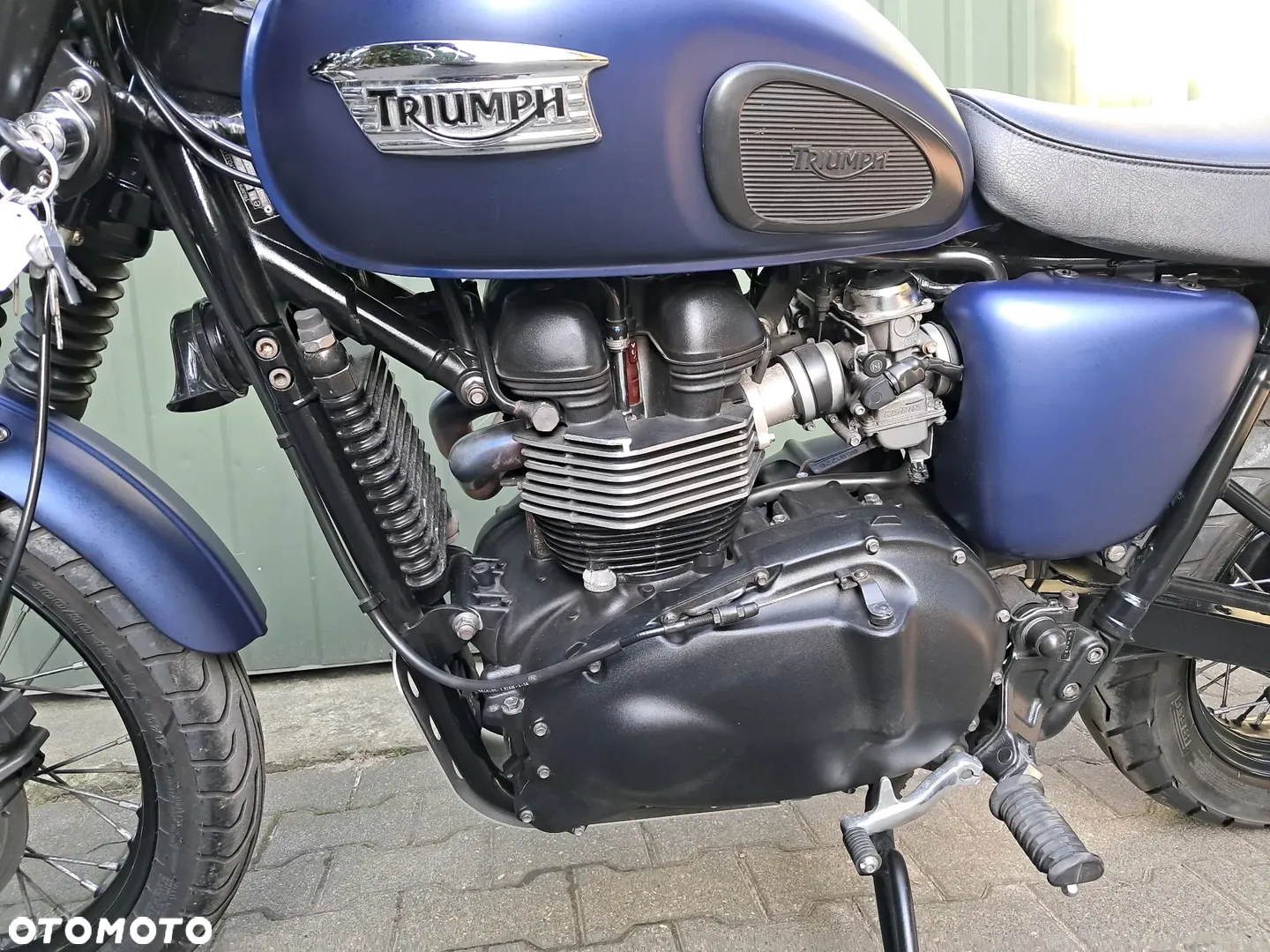 Triumph Bonneville - 12