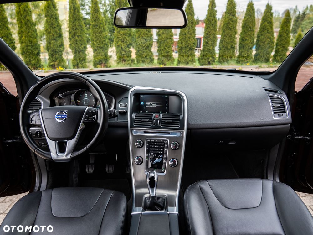 Volvo XC 60 D4 Momentum - 33