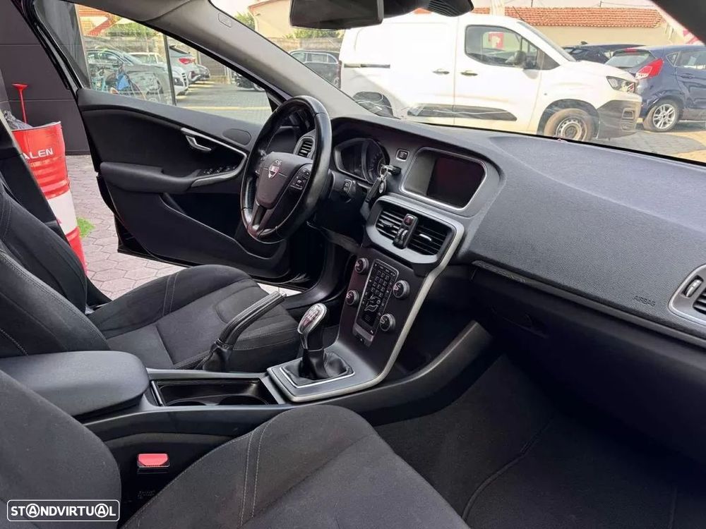 Volvo V40 Cross Country 1.6 D2 Kinetic - 8