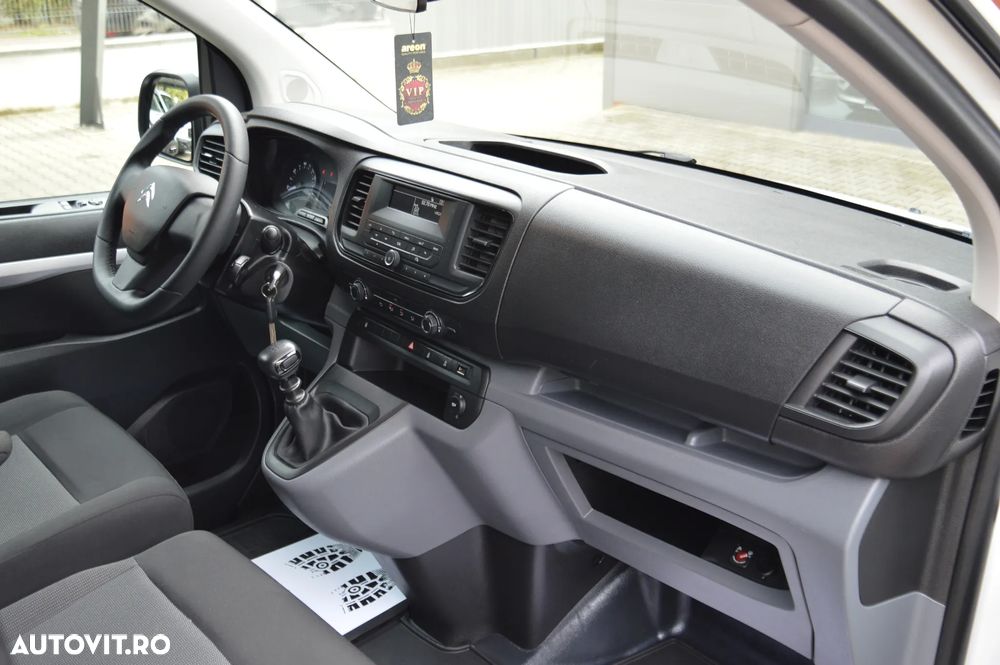 Renault Trafic - 16