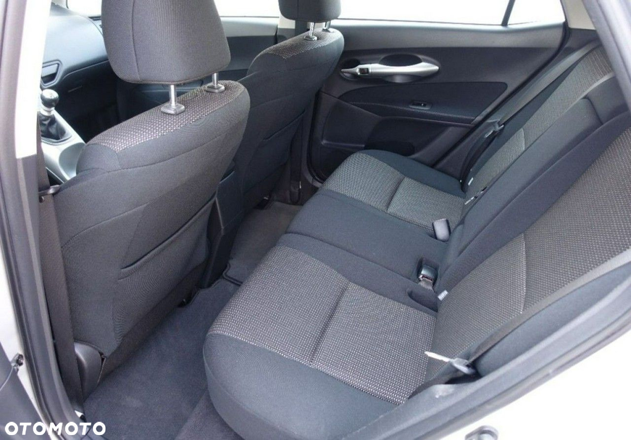 Toyota Auris - 16