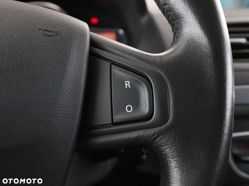 Renault Megane ENERGY TCe 130 LIMITED - 29