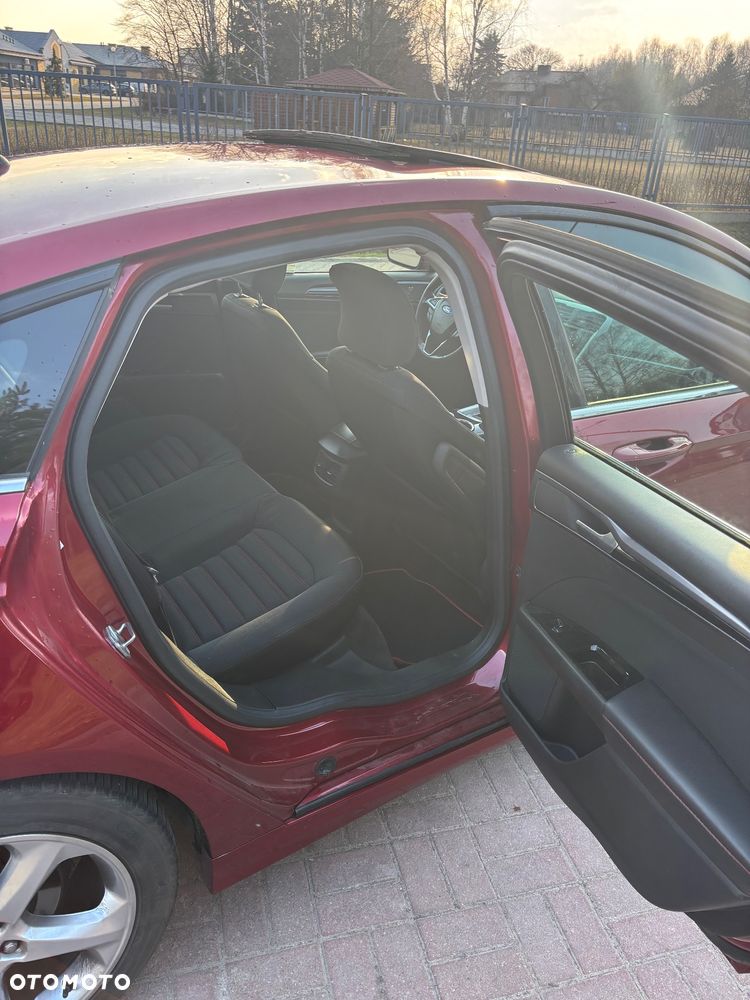 Ford Fusion - 12