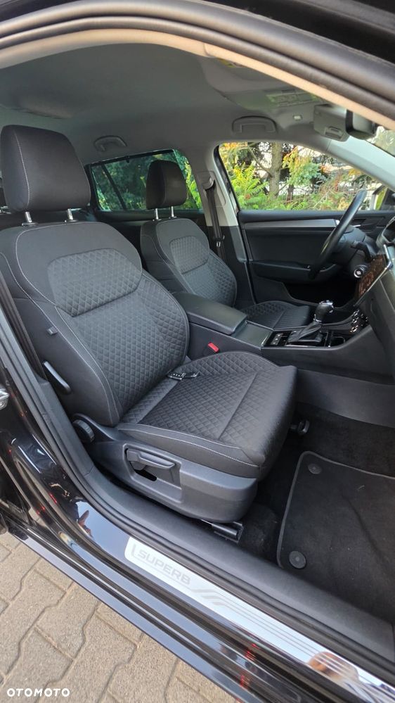 Skoda Superb 2.0 TDI DSG Premium Edition - 25