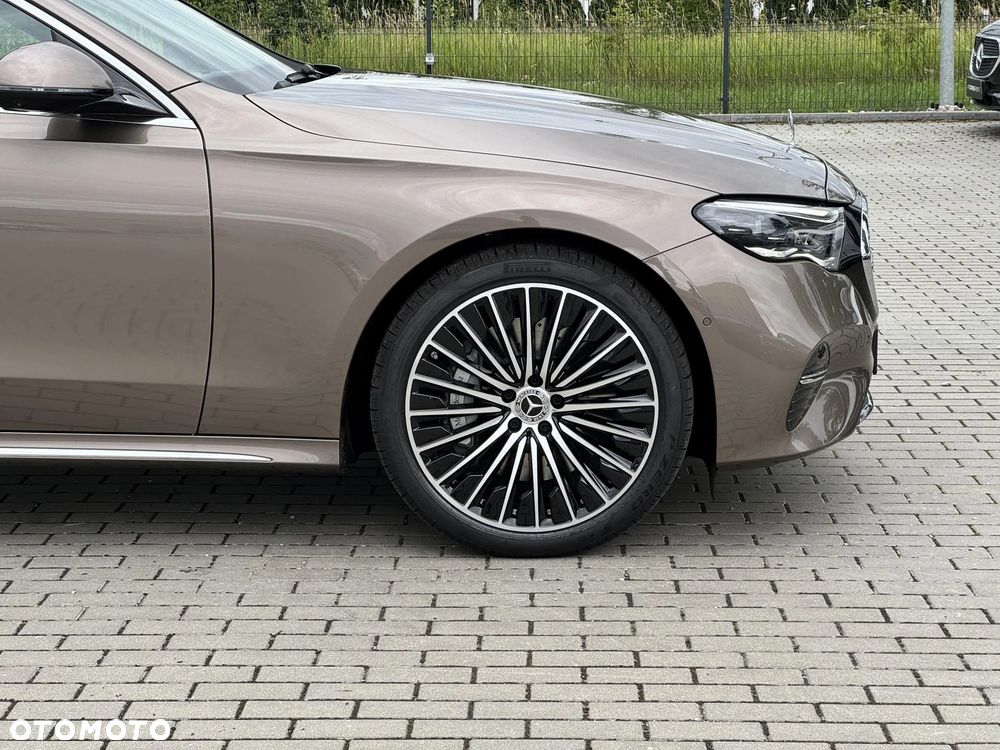 Mercedes-Benz Klasa E 200 mHEV 4-Matic Exclusive 9G-Tronic - 8