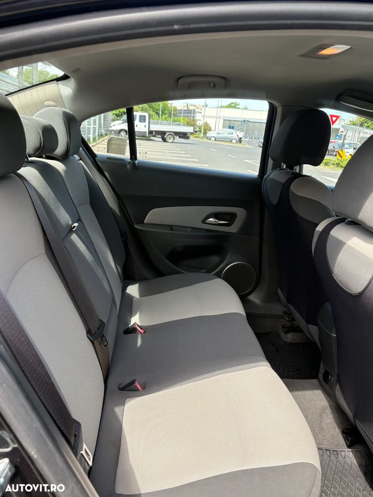 Chevrolet Cruze 1.6 LS Plus G2 - 13