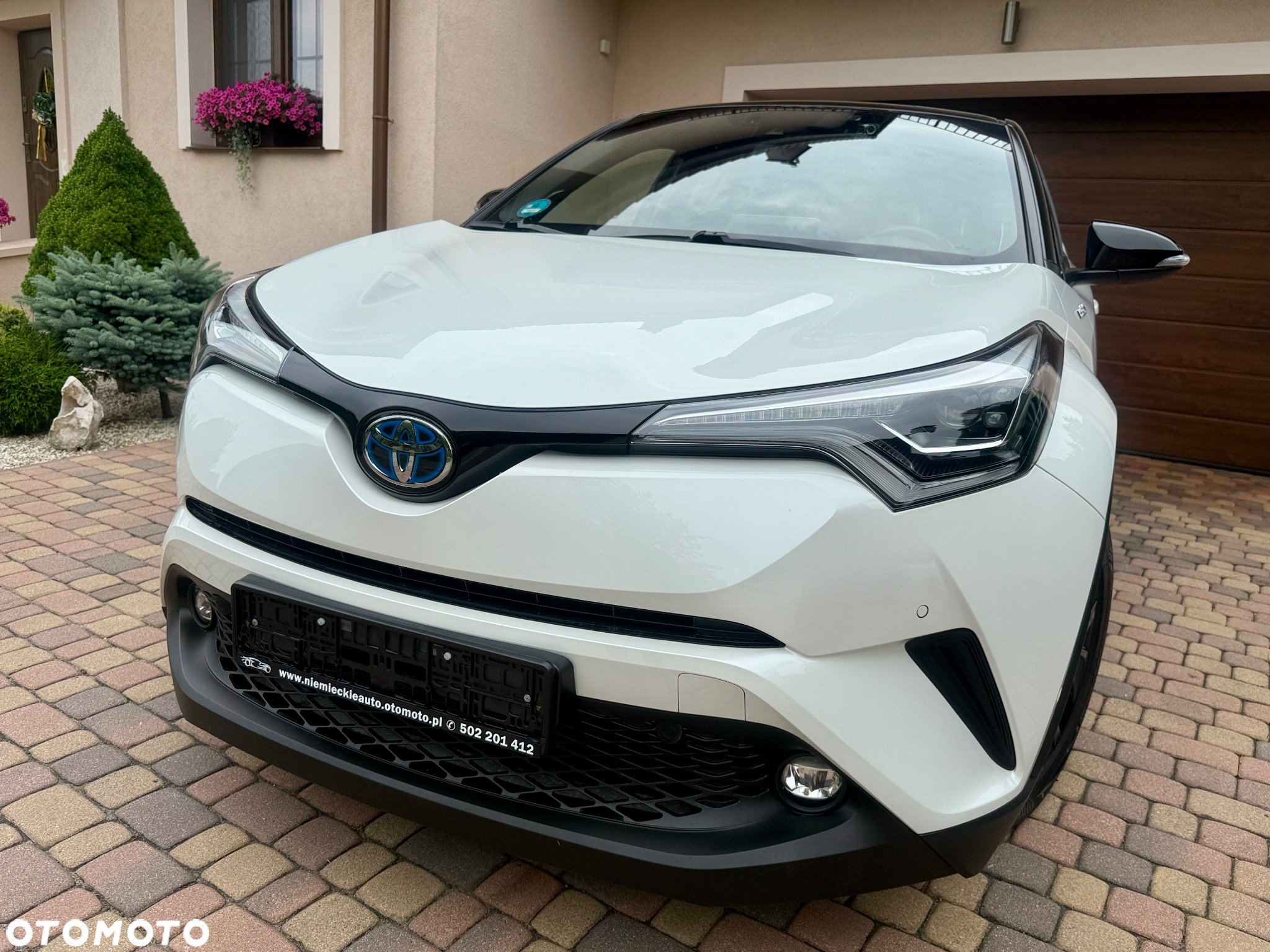 Toyota C-HR Hybrid Style Selection - 17