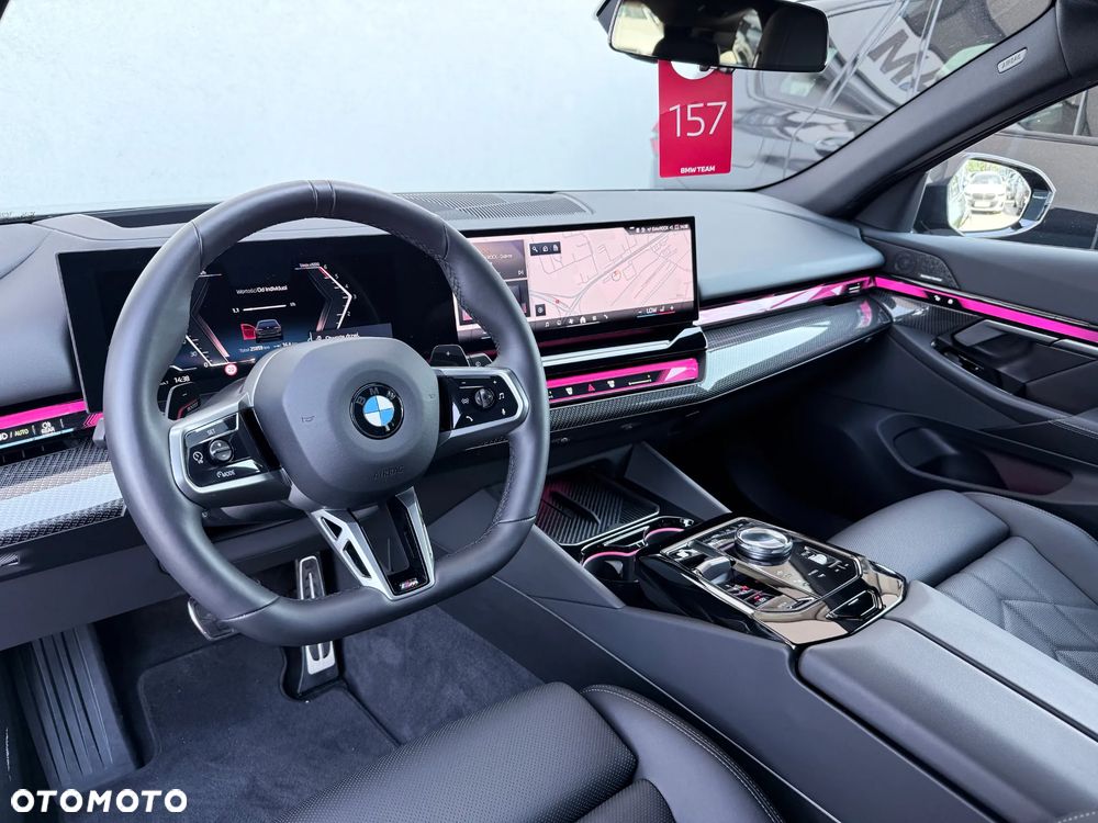 BMW Seria 5 520d xDrive - 28