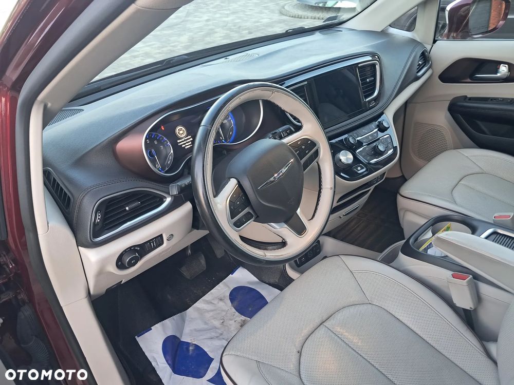 Chrysler Pacifica - 14