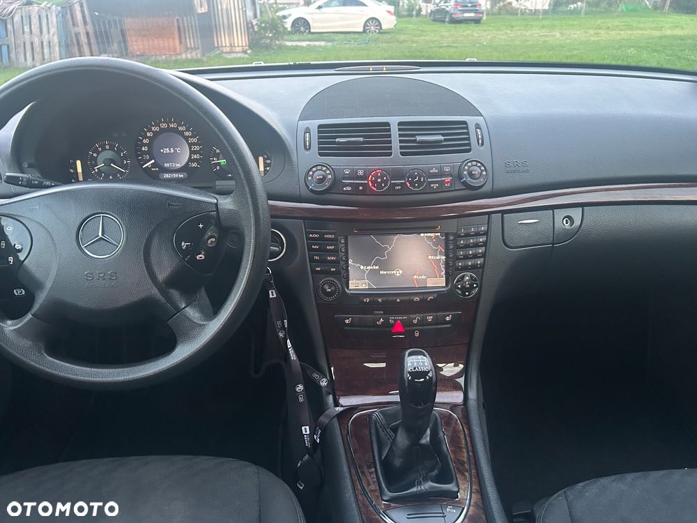 Mercedes-Benz Klasa E 280 Classic - 5