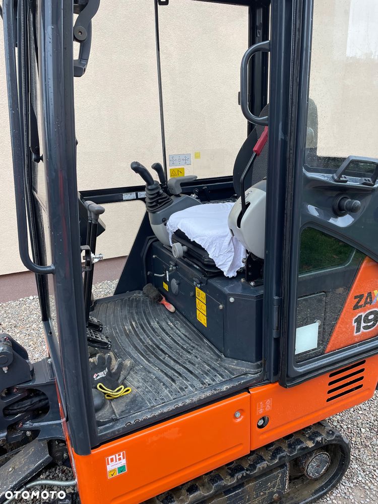 Hitachi ZX 19-5A CR - 17