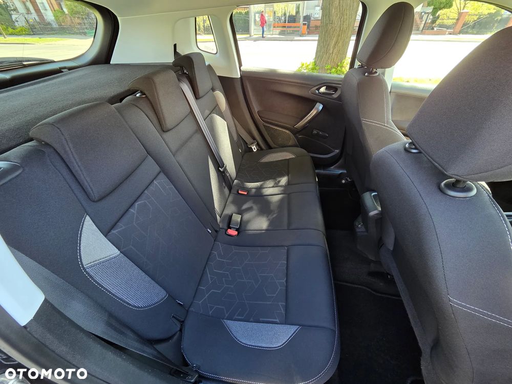 Peugeot 2008 1.2 Pure Tech Style EU6 - 8