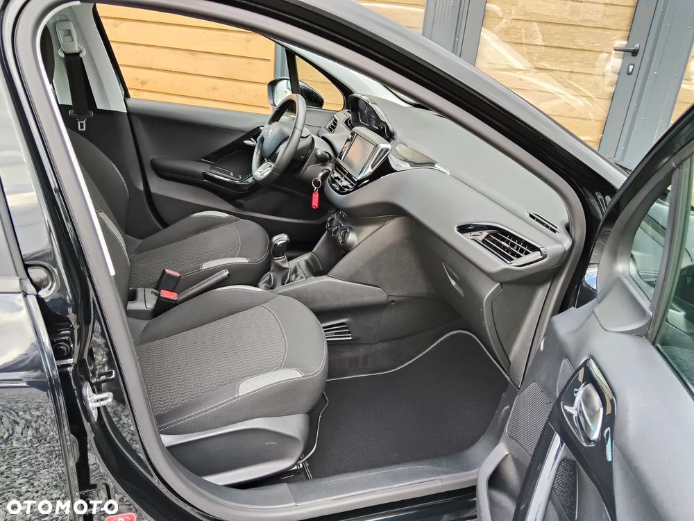 Peugeot 208 1.2 PureTech Style - 22