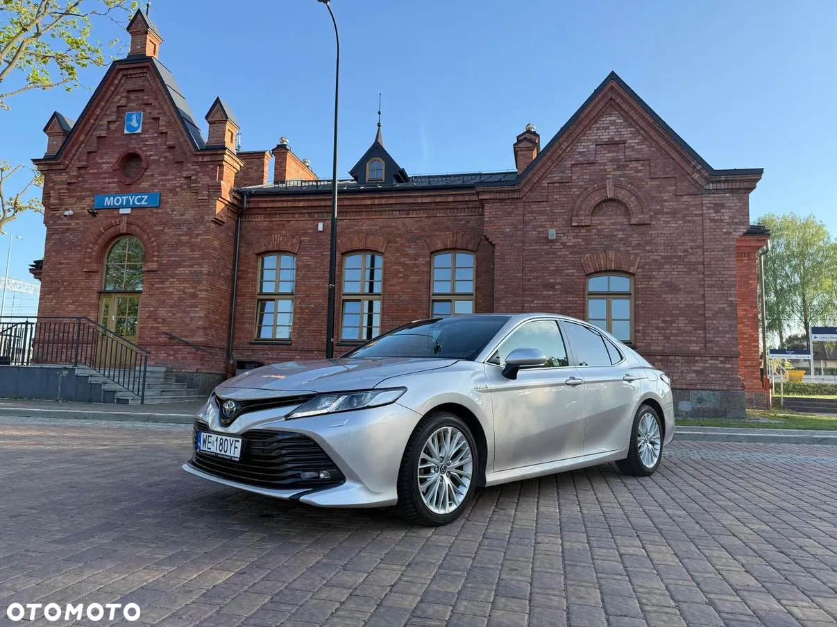 Toyota Camry 2.5 Hybrid Prestige CVT - 2