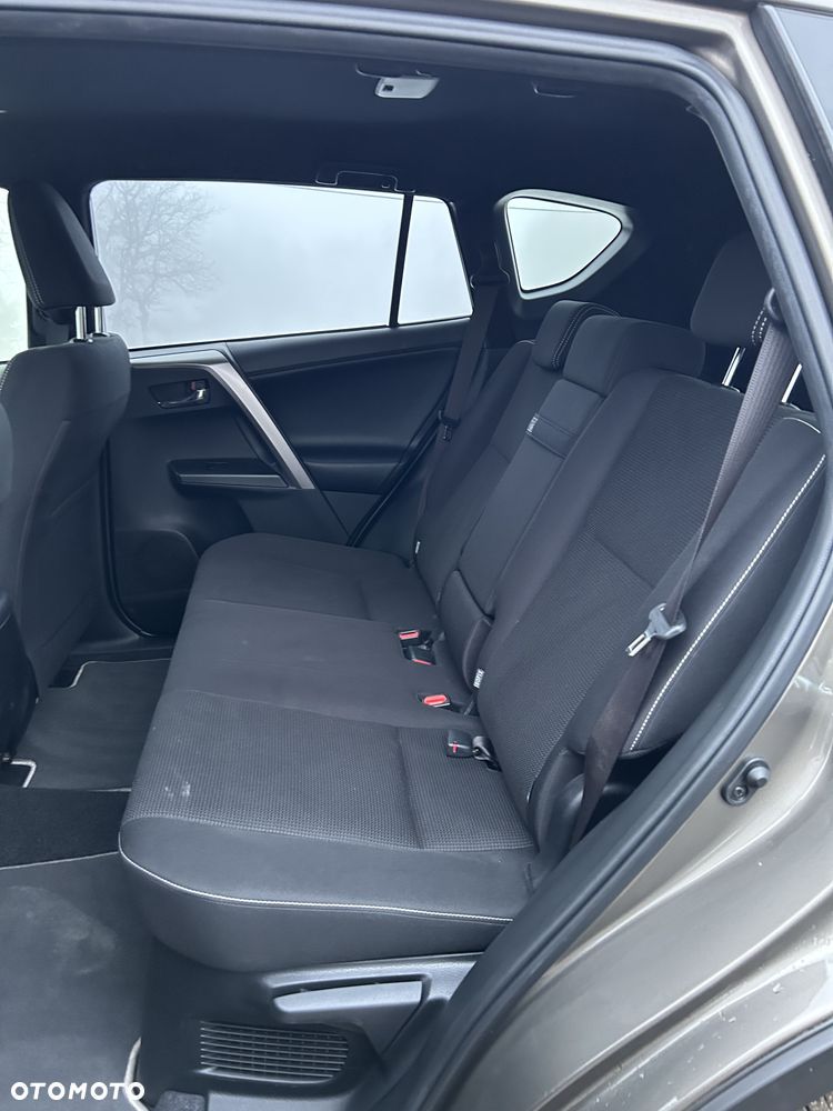 Toyota RAV4 - 22