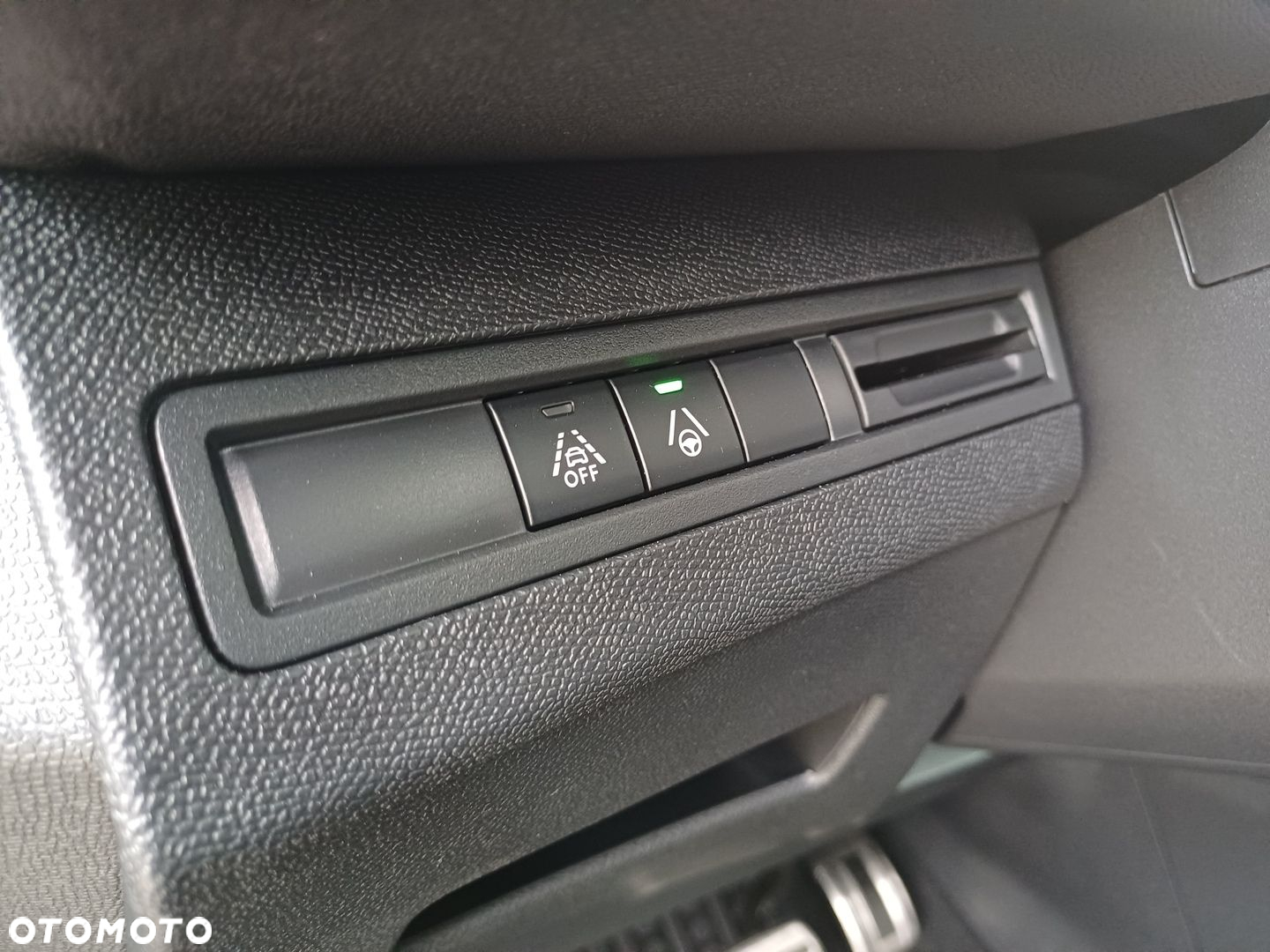 Peugeot 3008 1.2 PureTech GT Pack S&S EAT8 - 26