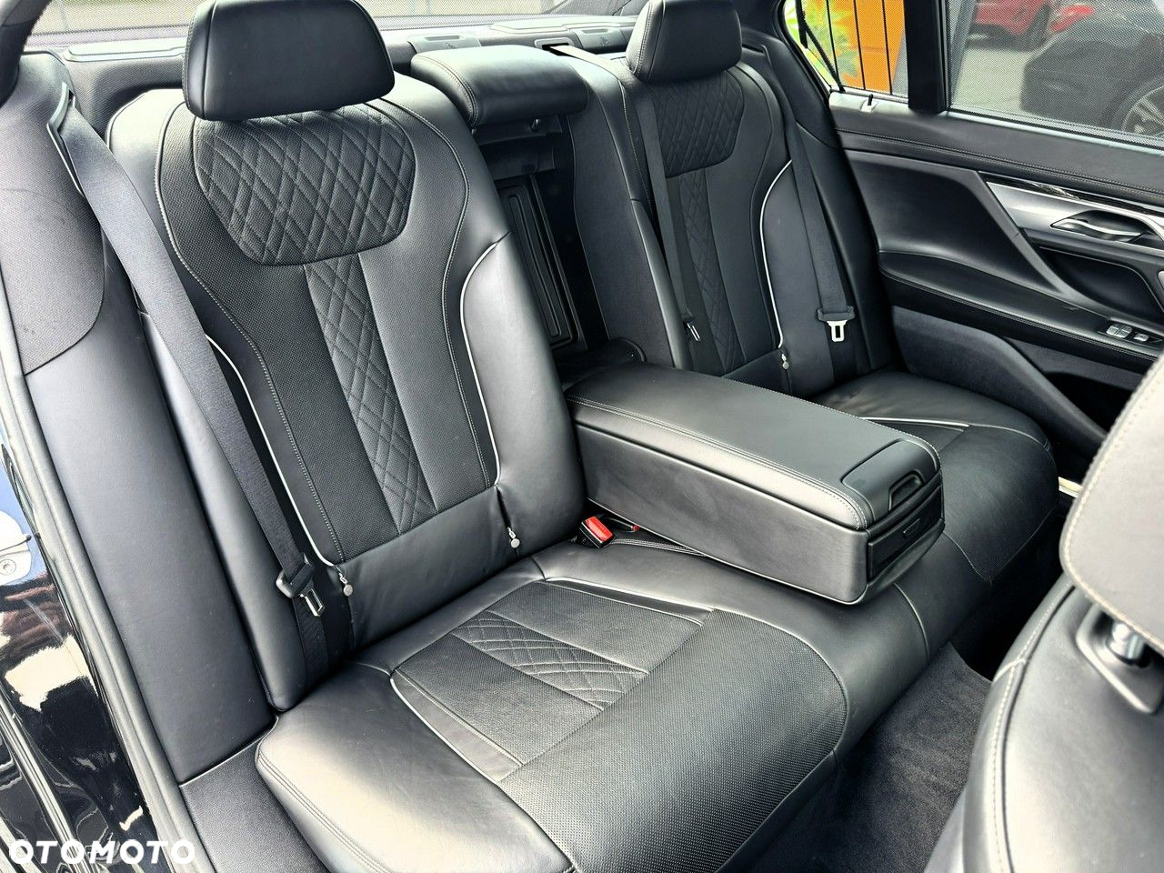 BMW Seria 7 740i - 29