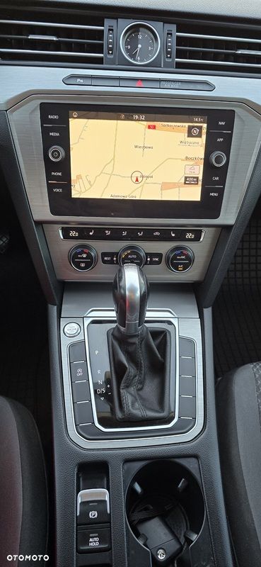 Volkswagen Passat 2.0 TDI SCR Comfortline DSG - 15