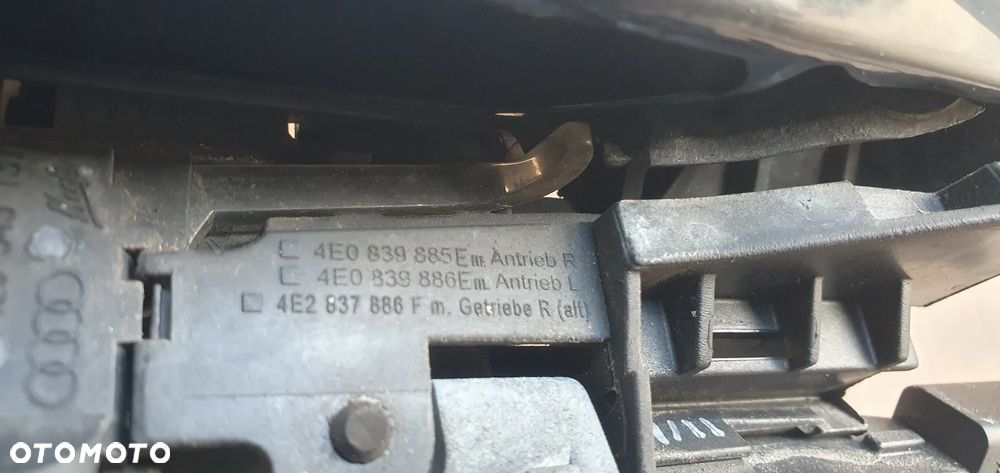 Klamka prawy tył tylna prawa KEYLESS GO Audi A8 D3 - 9