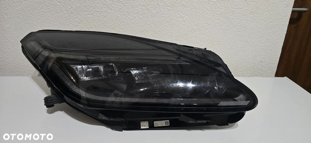 Lampa przód Jaguar E Pace - 1