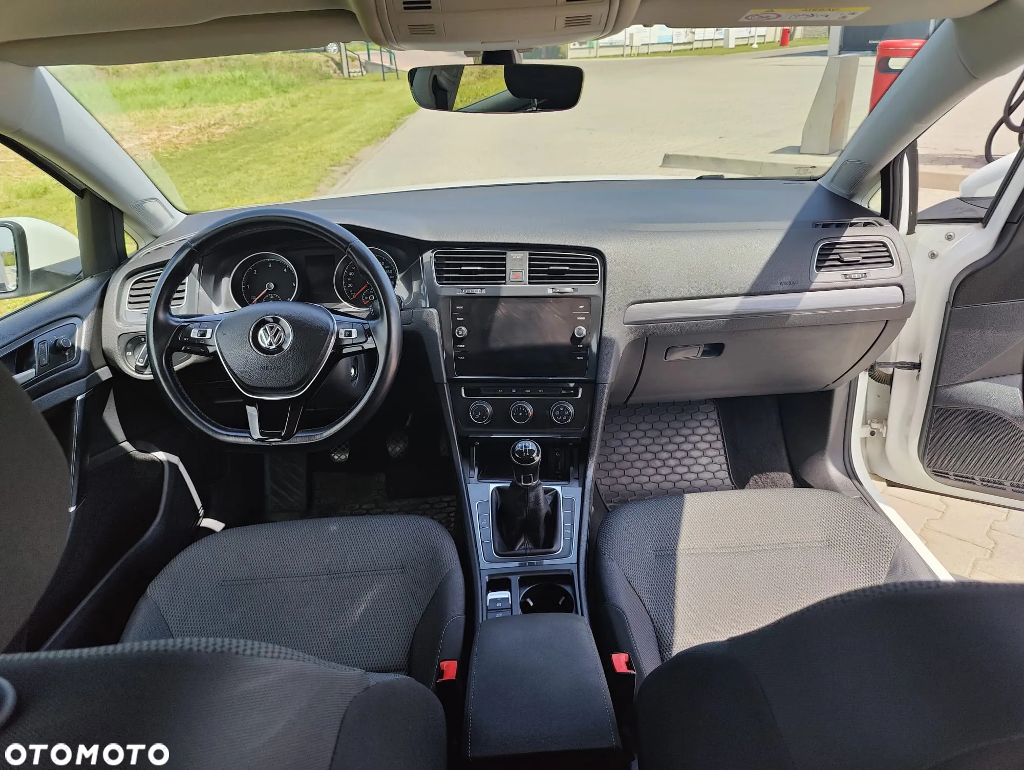 Volkswagen Golf VII 1.6 TDI BMT Comfortline - 12