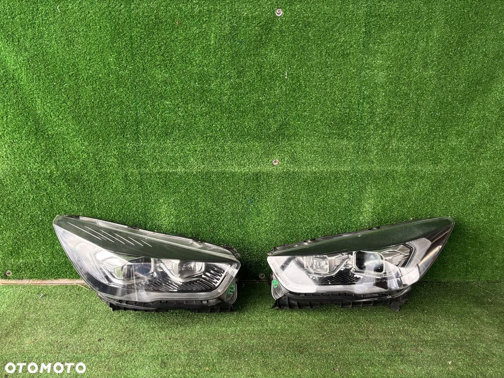 Ford Kuga MK2 lift lampa prawa Xenon skrętny czarny środek - 5
