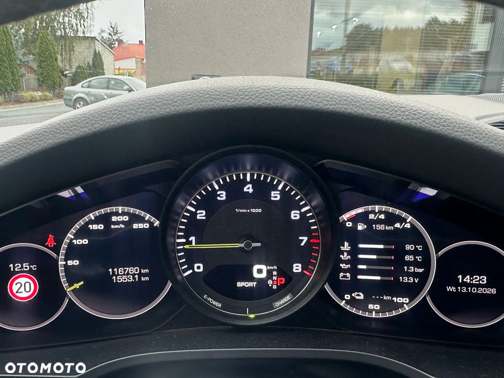 Porsche Cayenne - 22