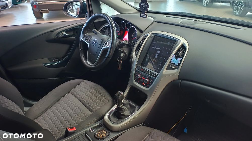 Opel Astra 1.4 T Cosmo - 4