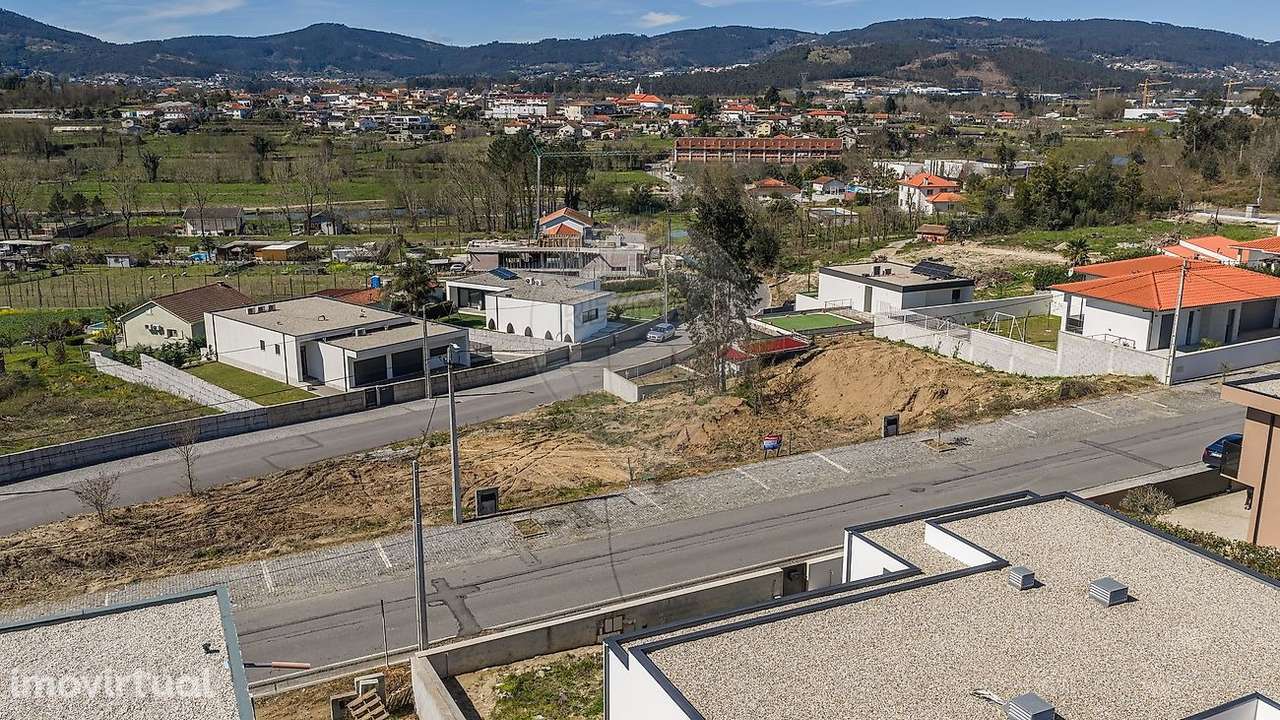 Terreno de construção com projeto aprovado em Prazins Sta. Eufémia - Grande imagem: 3/18