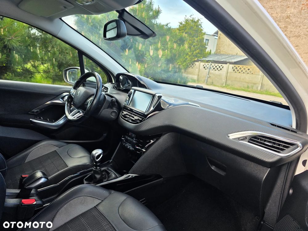 Peugeot 2008 PureTech 130 Allure - 11