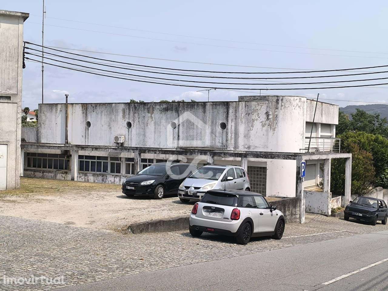 Imóvel afeto a serviços em Lordelo - Grande imagem: 3/47