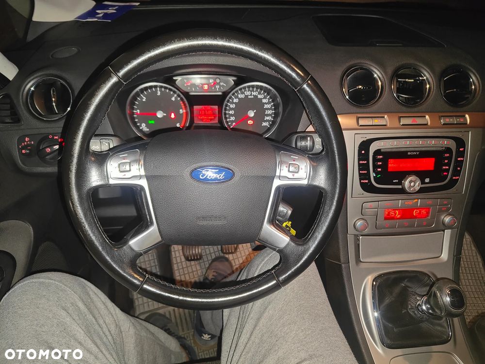 Ford Galaxy - 18