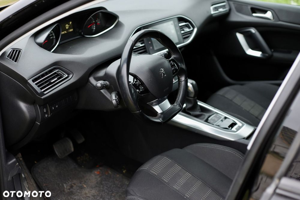 Peugeot 308 BlueHDi 120 EAT6 Stop & Start Active Business-Paket - 24