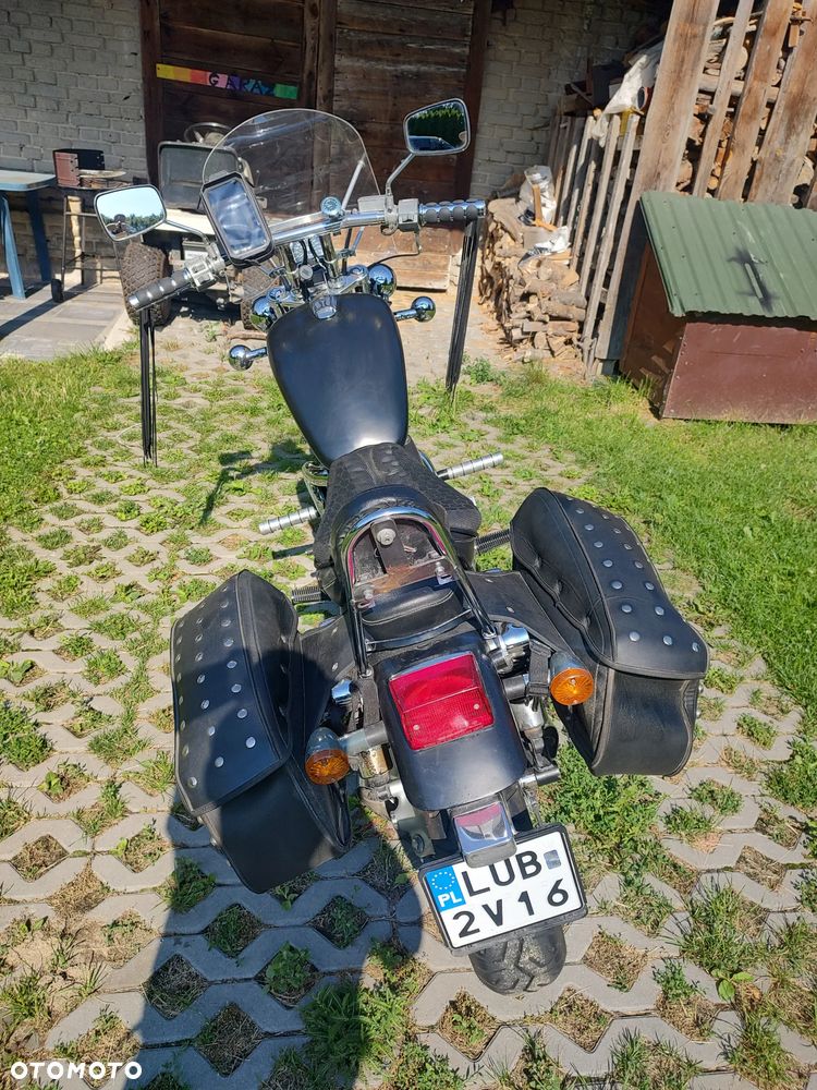 Suzuki Intruder - 3