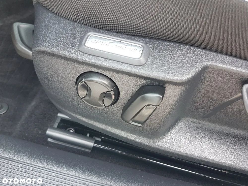 Volkswagen Passat 2.0 TDI EVO Business - 14