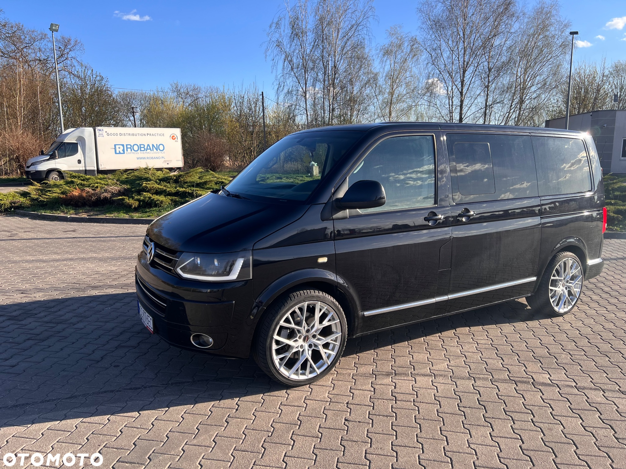 Volkswagen Multivan - 12