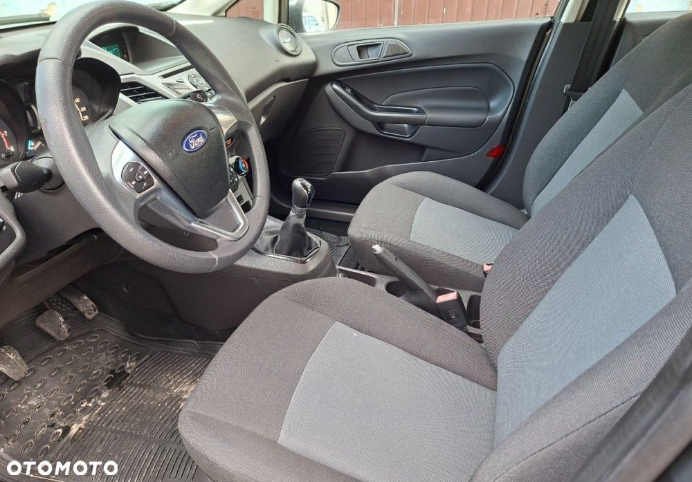 Ford Fiesta - 19