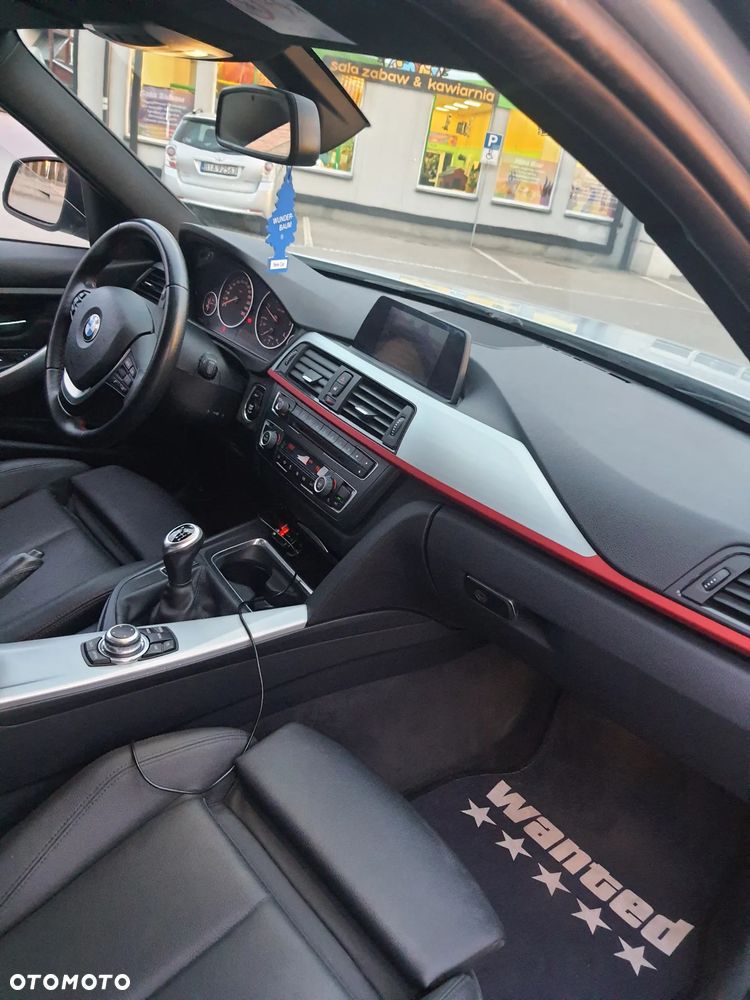 BMW Seria 3 318d Sport Line - 11