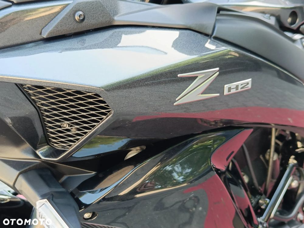 Kawasaki H2 - 15