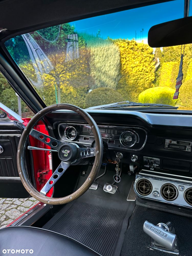 Ford Mustang - 24