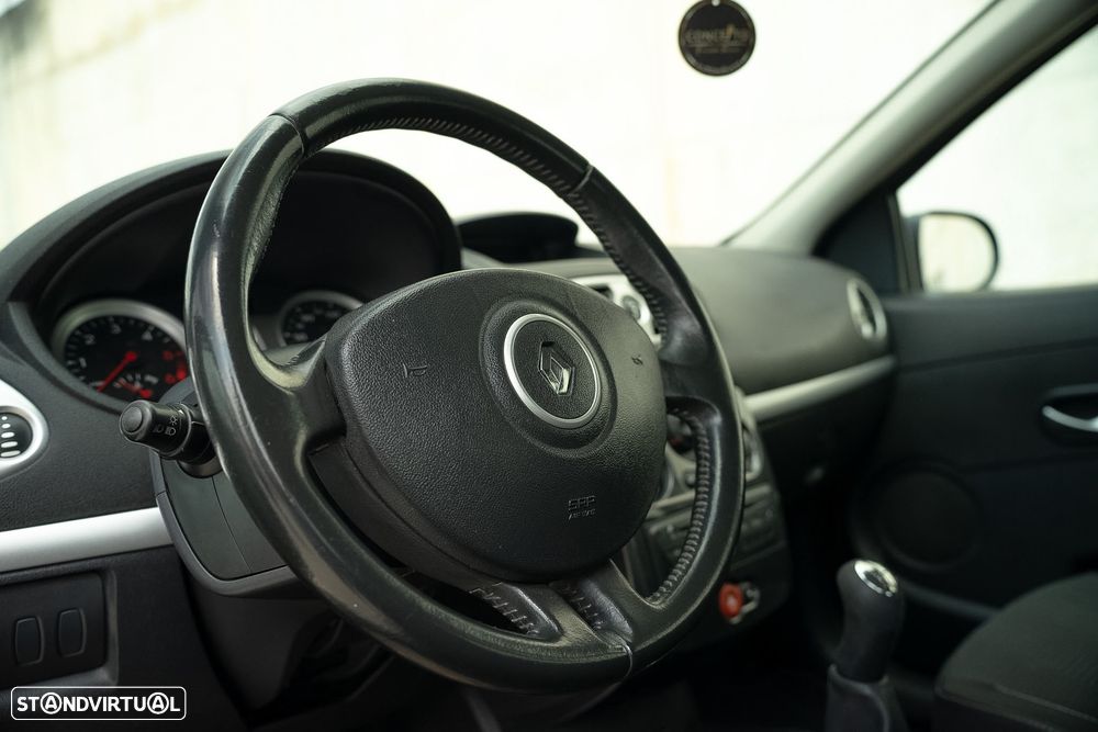 Renault Clio 1.5 dCi Dynamique S - 18